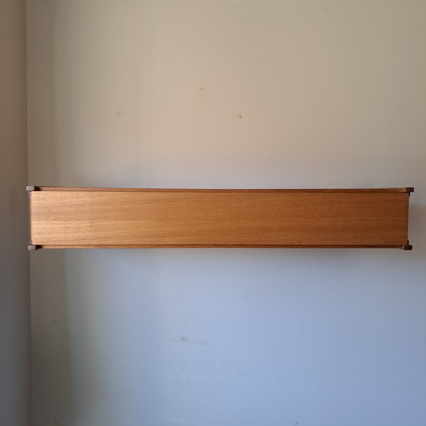Beaver and Tapley SL Floating Wall System - Single Drawer Unit