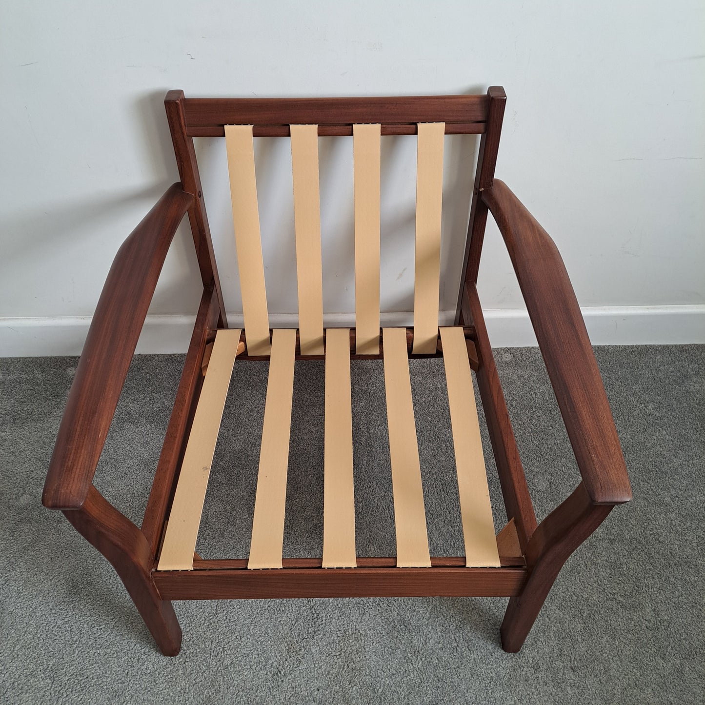 Mid-Century Low Armchair by Cintique