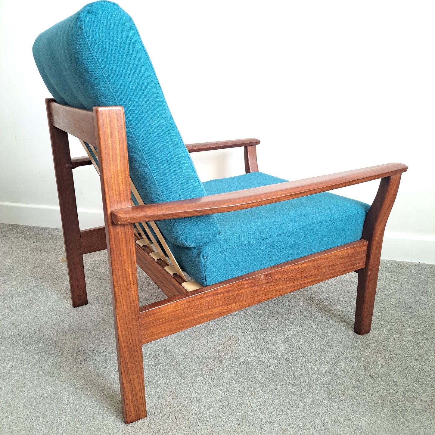 Mid-Century Low Armchair by Cintique