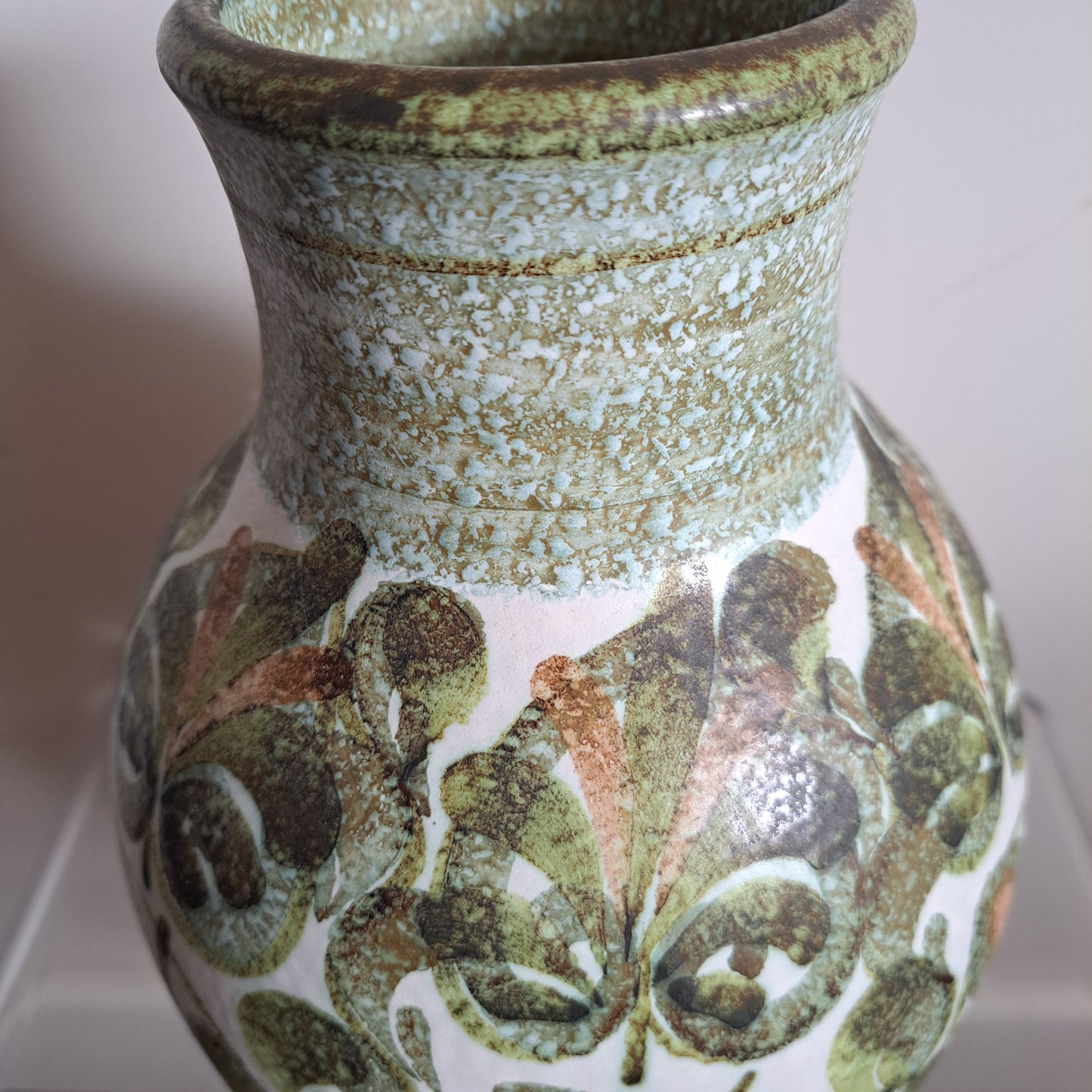 Leaf design vase designed by Glyn Colledge for Denby 1960s