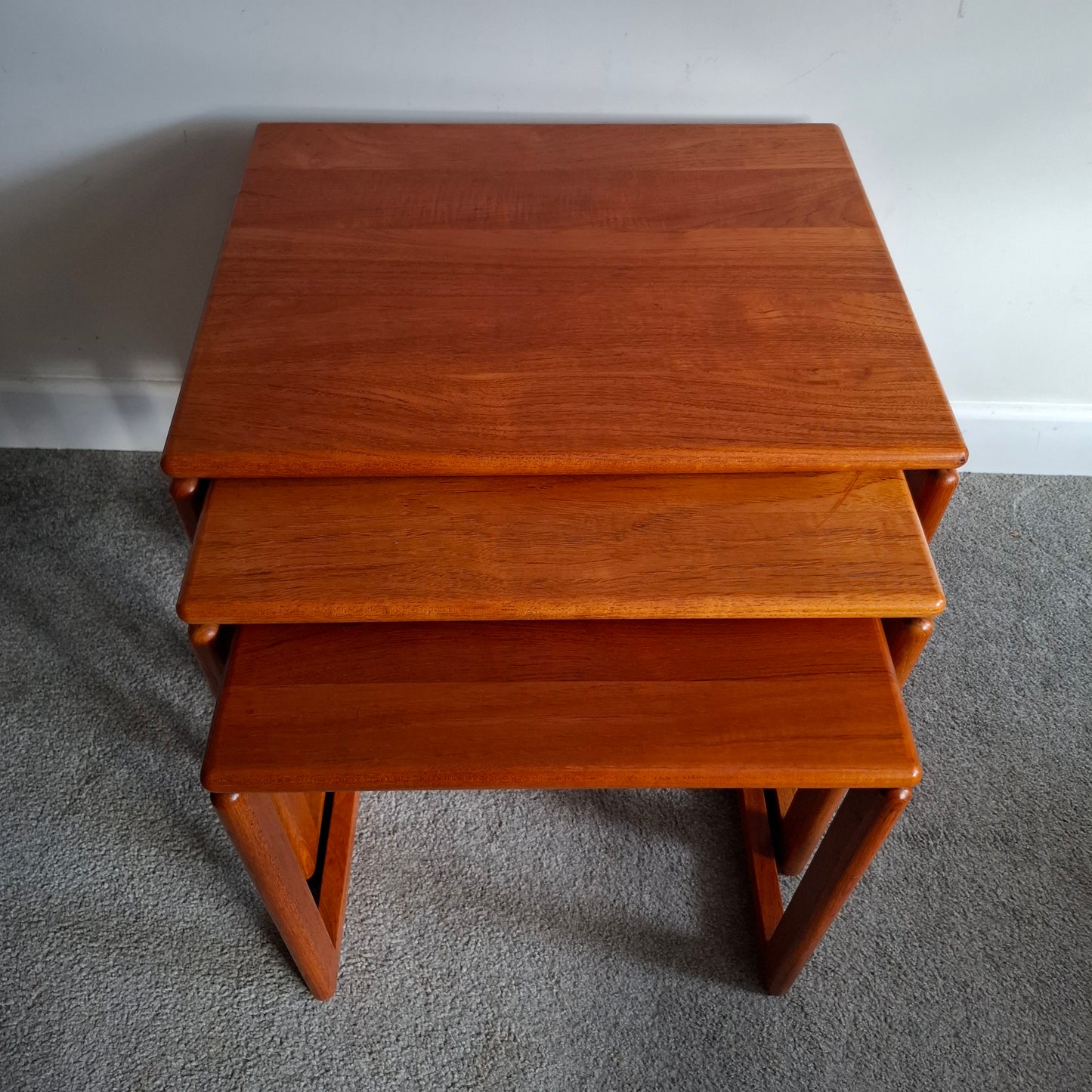 Solid Elm Nest of 3 Tables 1980s