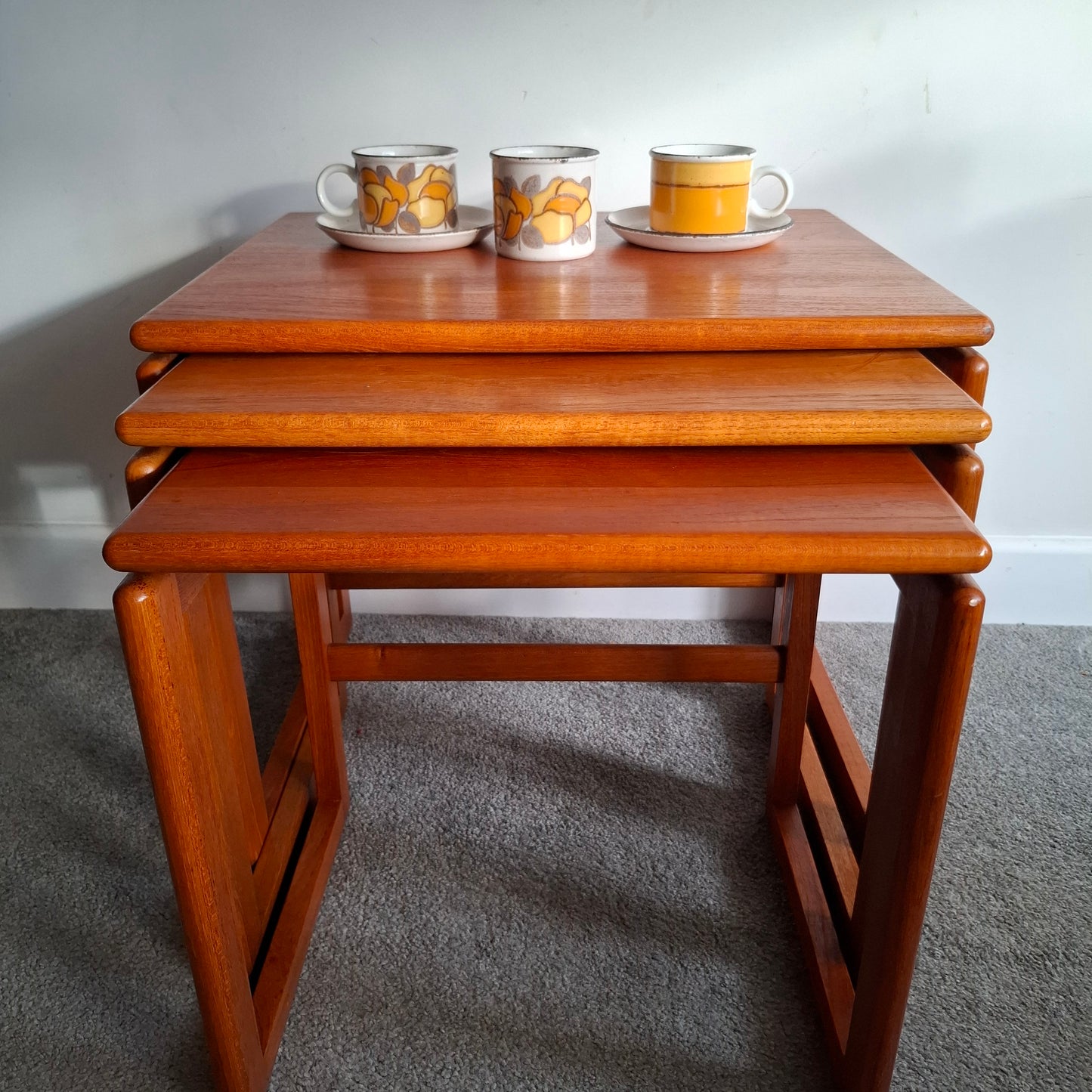 Solid Elm Nest of 3 Tables 1980s