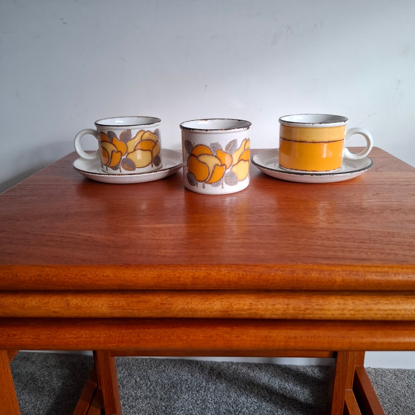 Solid Elm Nest of 3 Tables 1980s
