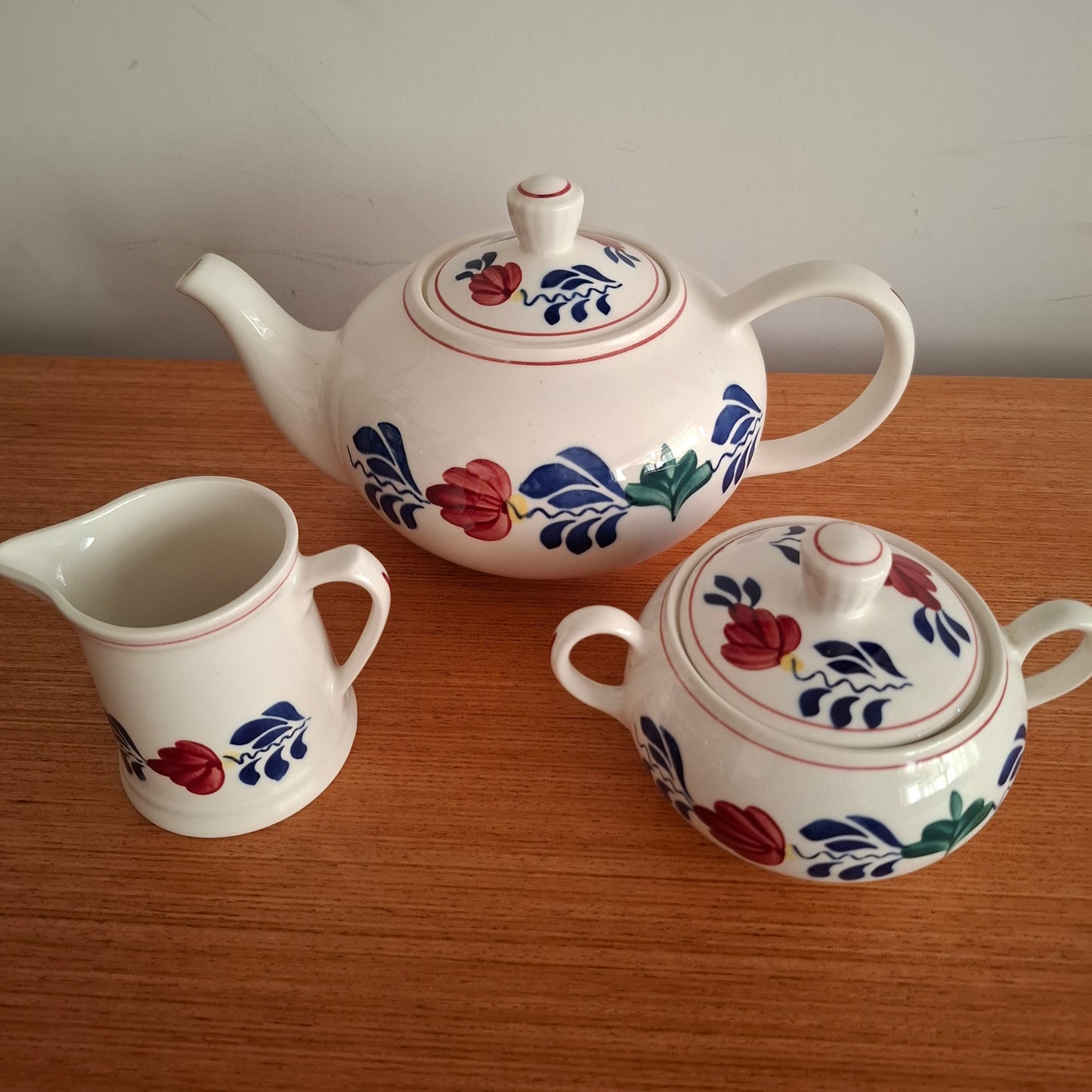 Royal Boch 'Boerenbont' Tea Set