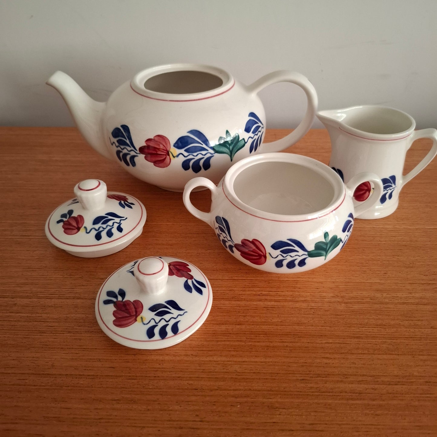 Royal Boch 'Boerenbont' Tea Set