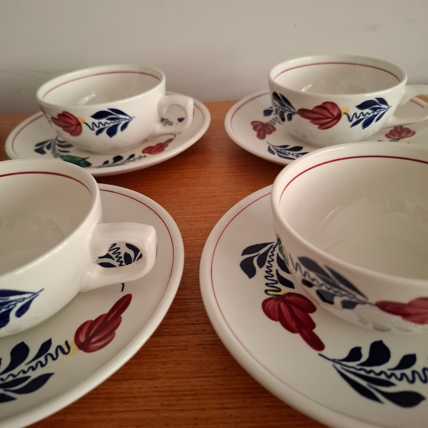 Royal Boch 'Boerenbont' Set of 6 Tea Cups & Saucers