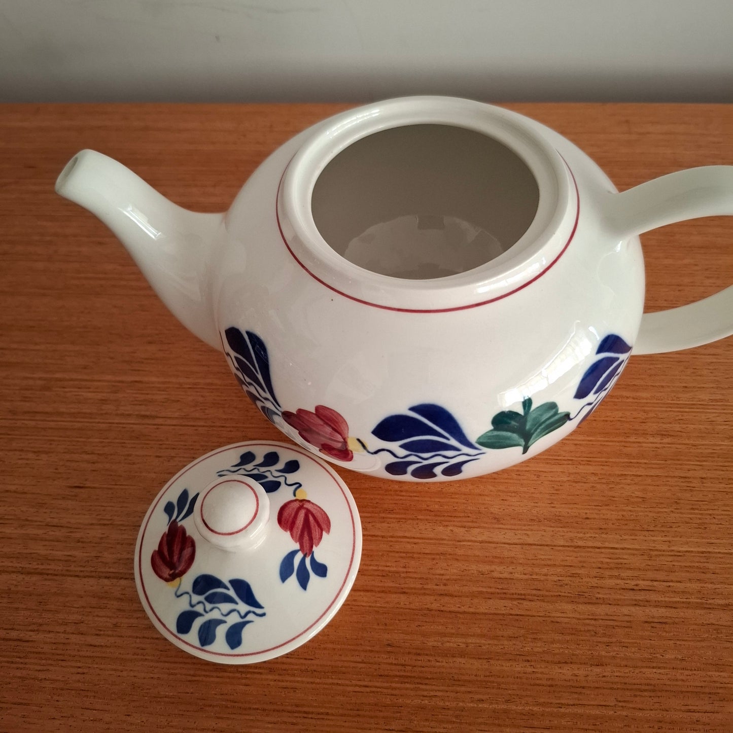 Royal Boch 'Boerenbont' 1.2L Teapot