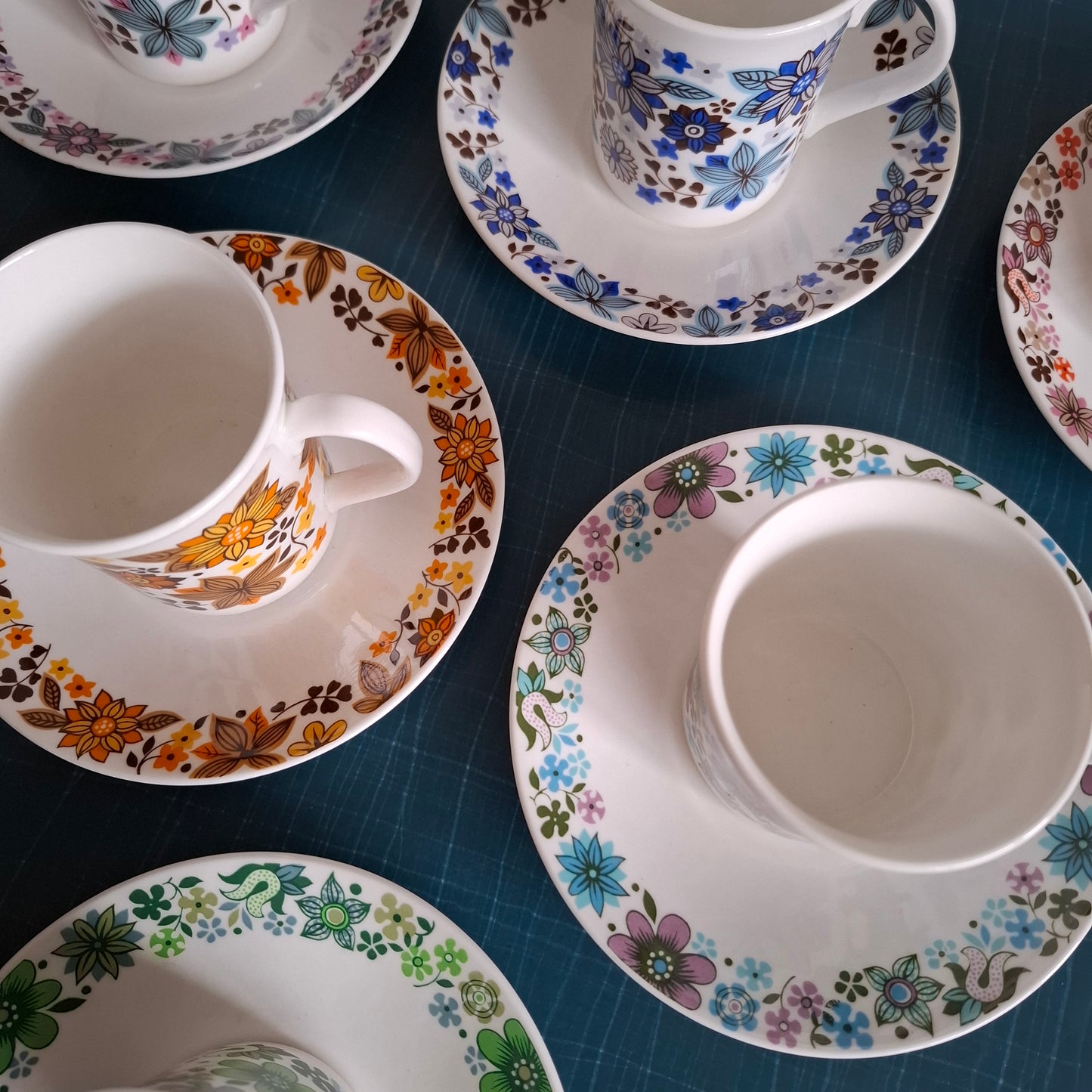 Set of 6 Elizabethan Fine Bone China 'Carnaby' Tea Mugs and Saucers