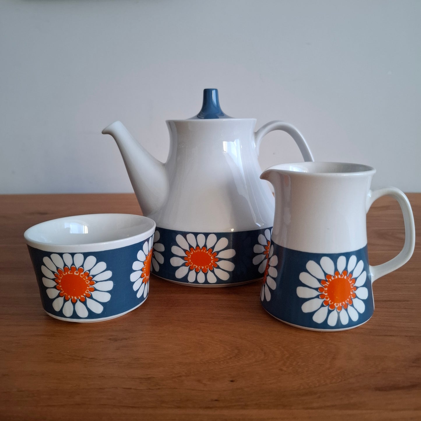 Figgion Flint 'Daisy' Teapot/Milk Jug/Sugar Bowl by Turi Desing 1960s