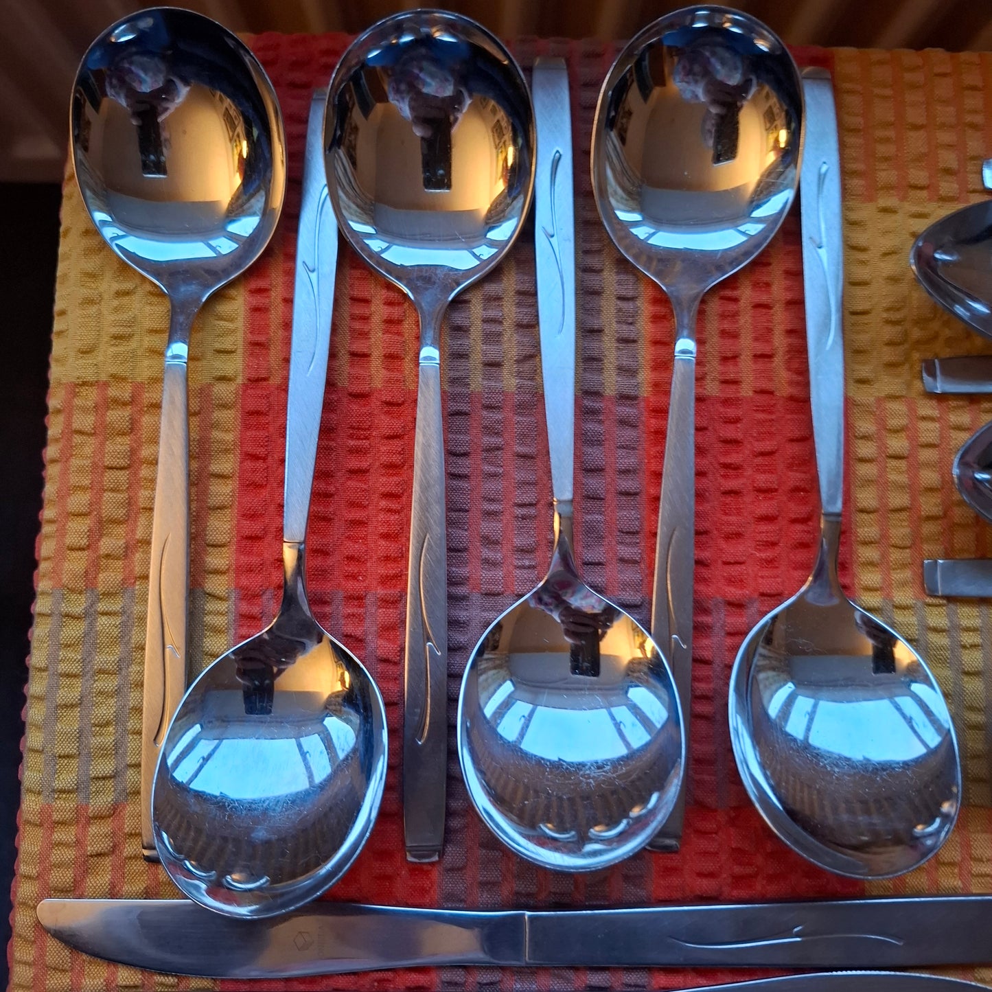 Oneida 'Vanessa' 50-Piece Cutlery Set 1960s