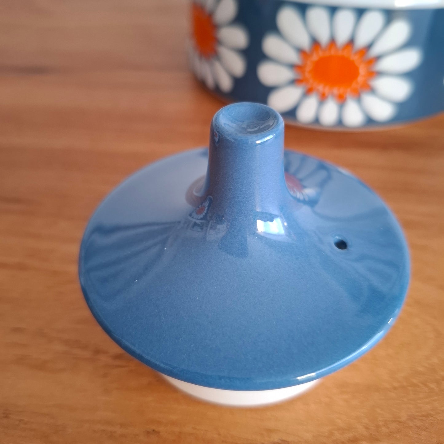 Figgion Flint 'Daisy' Teapot/Milk Jug/Sugar Bowl by Turi Desing 1960s