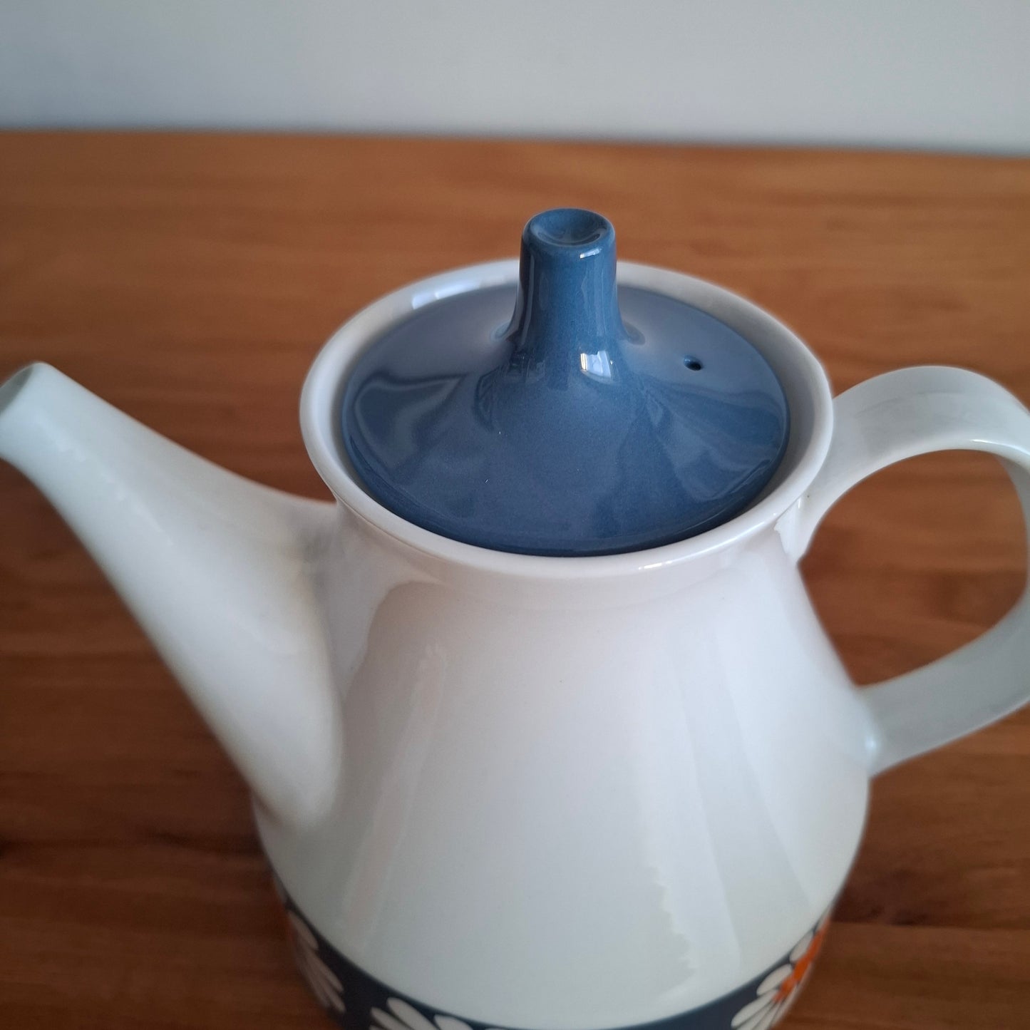 Figgion Flint 'Daisy' Teapot/Milk Jug/Sugar Bowl by Turi Desing 1960s