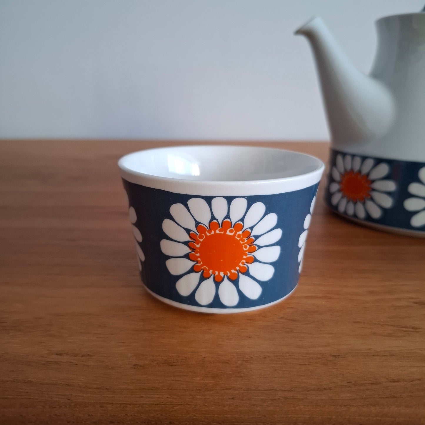 Figgion Flint 'Daisy' Teapot/Milk Jug/Sugar Bowl by Turi Desing 1960s