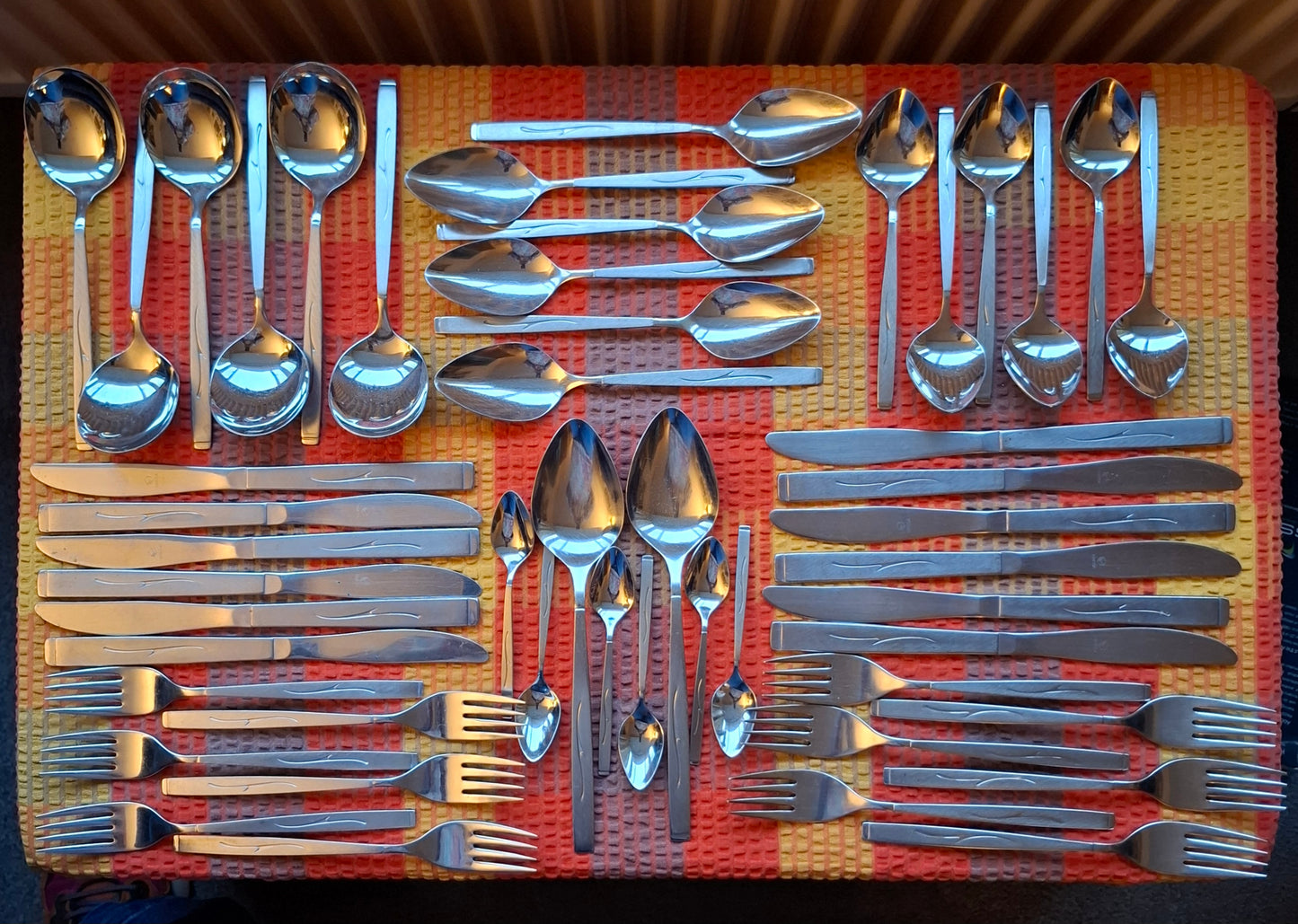 Oneida 'Vanessa' 50-Piece Cutlery Set 1960s