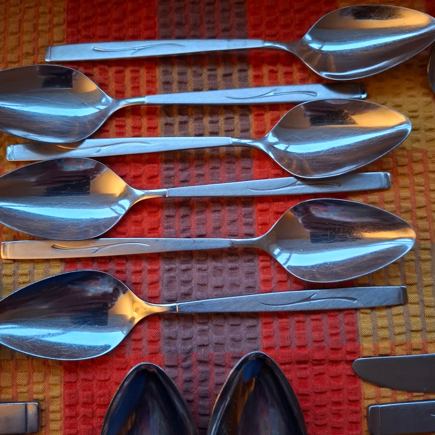 Oneida 'Vanessa' 50-Piece Cutlery Set 1960s